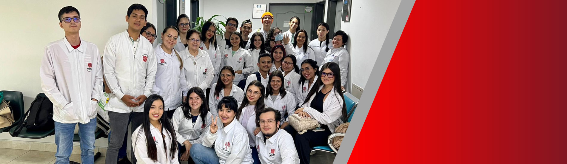 Estudiantes de Ingeniería Biotecnológica realizaron visita académica a empresas de Medellín 
